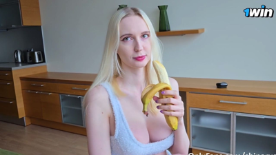 Big Tits Blonde Pussy is Filled With กล้วยแท่งนี้ทำไมใหญ่แปลกๆ xxx